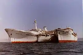 Laid-up in 2000 alongside Amerikanis and Regent Star.