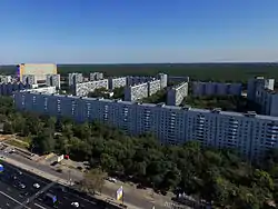 Northern part of Yaroslavskoye shosse; Hanoi trade center and Losiny Ostrov national park are in the background.