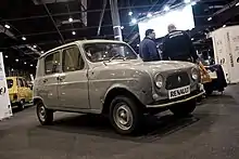 1961–1962 Renault 3: installing windows into the thick c-pillars added weight and cost which, initially, customers could avoid on entry-level versions of the R3 and R4