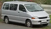 2001 Toyota HiAce Powerbus GL SWB 2.4 (LXH12; pre-facelift, UK)