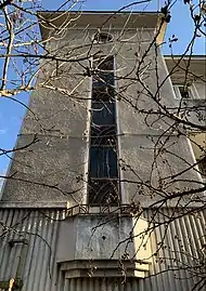 Mature: Vertical staircase window with grille of Strada Doctor Mihail Mirinescu no. 21, Bucharest, unknown architect, 1930s