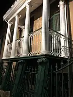 Acanthus leaf supports at the Owens-Thomas House in Savannah (USA)