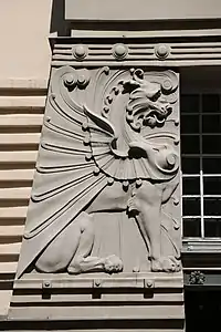 Building on Alberta iela 4