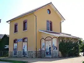The former railway station in Cercié