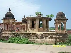Ancient building in front of Raja Dhiraj Temple