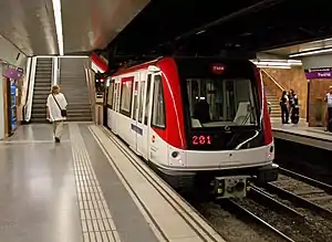 9000 series train at Paral·lel