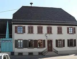 The town hall and the school in Blodelsheim