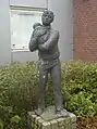 Man met baby (man with baby), Bodegraven