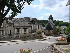 The church and surrounding buildings in Venarsal