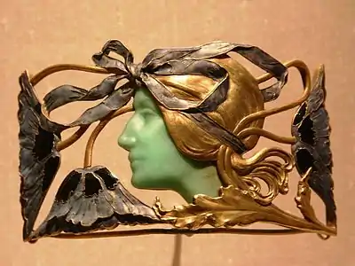 Brooch with woman by René Lalique