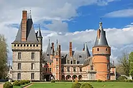 Château de Maintenon in the town center