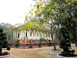 Hang Pagoda&nbsp;[vi] (Chùa Hang). It means "Cave Temple"