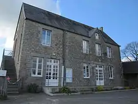 The town hall in Champcervon
