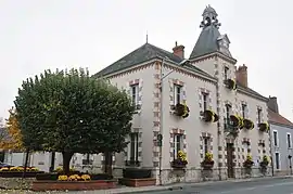 The town hall in Chevilly