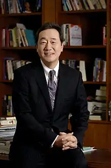 Chang Dae-Whan (BA 1974), Acting Prime Minister of South Korea, Chairman of Maekyoung Media Group