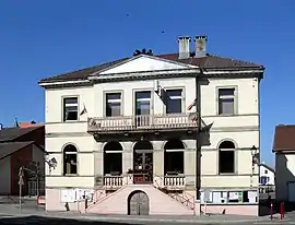 The town hall in Dampierre-les-Bois