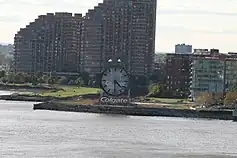 The clock in October 2007, prior to the construction of Goldman Sachs Tower, and the development of the clock's surroundings