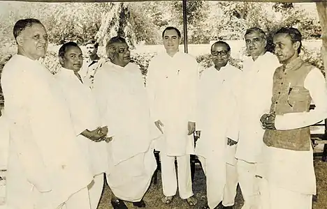 Dumar Lal Baitha with then Prime Minister of India, Rajiv Gandhi