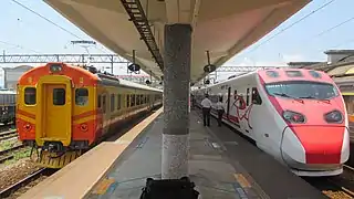 EMU100 (left) with its replacement tilting Puyuma TEMU2000 (right)