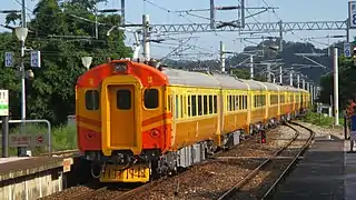 EMU100 departing from Luye station