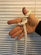 4. The ring and the little finger join the middle finger.