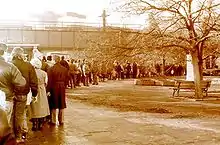 Long queues to cross the border at the Jannowitzbrücke subway station in November 1989.