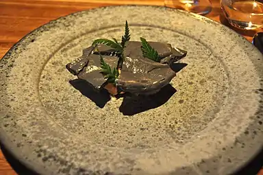 Meringue and ice made with birch and honey.