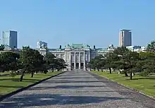 Akasaka Palace main entrance and garden