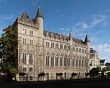 Monumentaal house: Geeraard de Duivelsteen