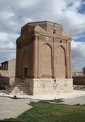 Gonbad-e Sorkh, Maragheh