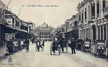 Street of Hanoi during late 19th-early 20th century (now Trang Tien street)