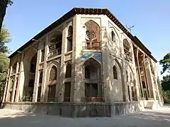 An exterior view of Hasht Behesht.