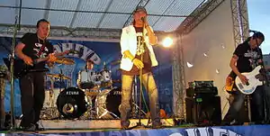 Hurd at Grand Khan pub in 2009. From left to right : D.Otgonbayar, D.Otgonbaatar, D.Tömörtsog, N.Naranbaatar.