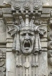 Jugendstil straight-lined mascaron in Riga, Latvia (1906)