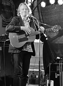 Jan Eggum performing in Bergen in 2008