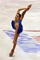 One-handed Biellmann spiral(Front view)(Yuna Kim)