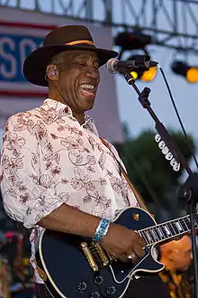 Williams playing with the Lt. Dan Band on June 26, 2009