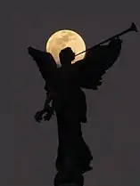 The moon and Angel of Victory at Victoria Memorial