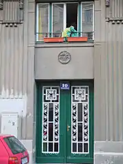 Building at Kriemhildplatz 10, detail of the entrance.