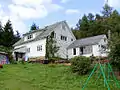 Lea's residence in Gjølanger in 2002. In his days the garden was flourishing.