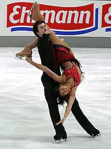 The male skater performs an outside spread eagle(Lynn Kriengkrairut & Logan Giulietti-Schmitt)