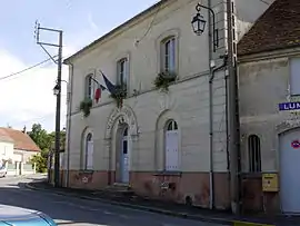 The town hall in Lumigny