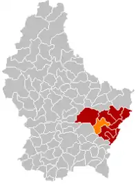 Map of Luxembourg with Betzdorf highlighted in orange, and the canton in dark red