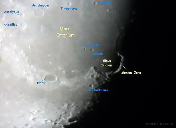 1 April 2012 19:30 UTC−3 mit benachbarten Mondstrukturen
