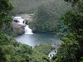 Mariyudō-no-taki: Waterfall on the Urauchi River.