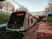 MI 2N "Altéo" boarding passengers at Cergy–Saint-Christophe station