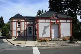 The town hall in Milon-la-Chapelle