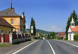 Main road in Mochtín