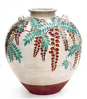 Tea-leaf jar with a design of wisteria by Nonomura Ninsei, Edo period (National Treasure)