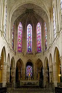 The choir, longer than the nave